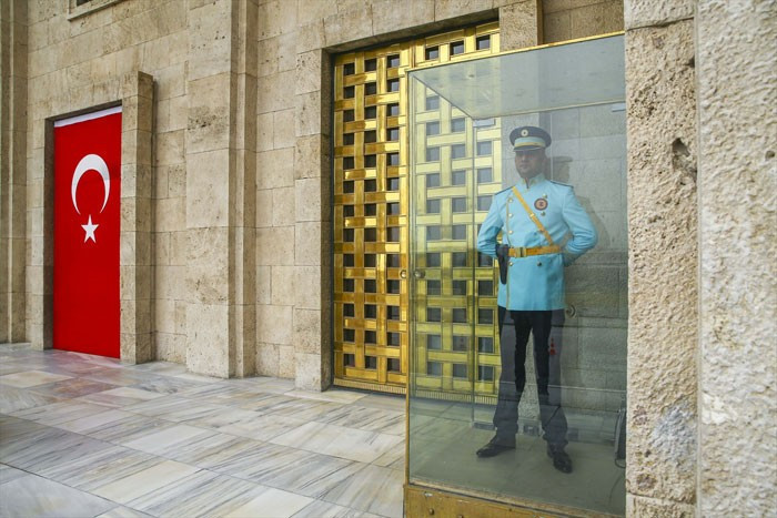 TBMM Şeref Kapısı'nda bir ilk! Tamamen değişti - Resim: 4