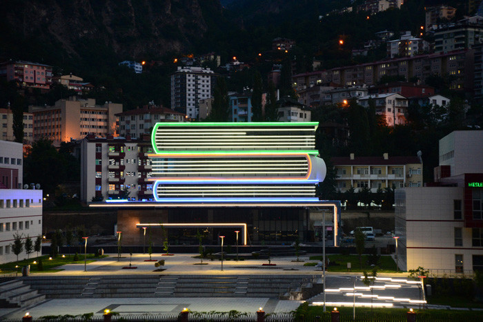 Artvin'in sıradışı kütüphanesine bakın görenler gözlerine inanamıyor! - Resim: 4