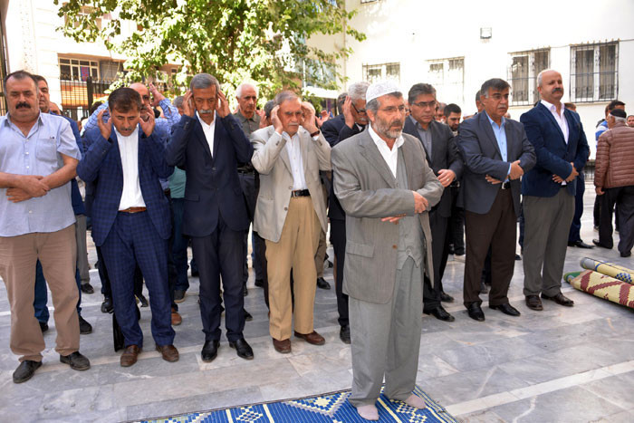 Sosyalistler Kerkük'te öldürülen peşmerge için gıyabi cenaze namazı kıldı - Resim: 1