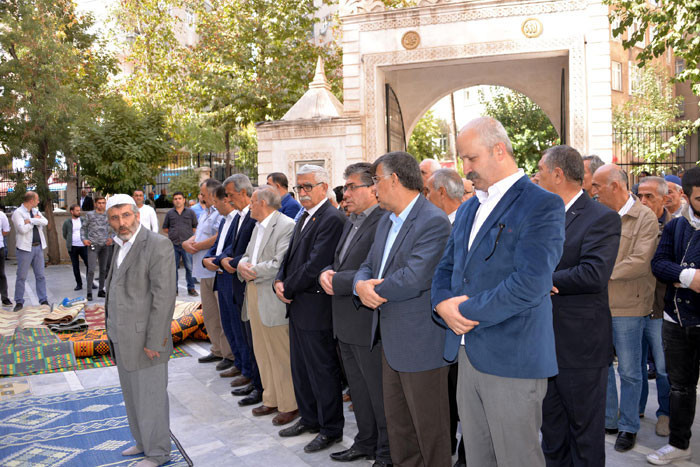 Sosyalistler Kerkük'te öldürülen peşmerge için gıyabi cenaze namazı kıldı - Resim: 2