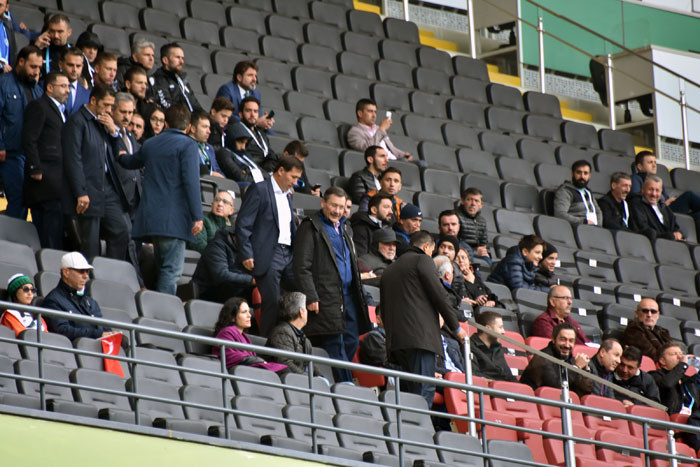 Melih Gökçek istifa sonrası bakın nerede ortaya çıktı? - Resim: 1