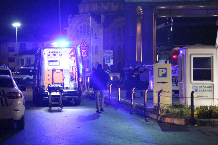 50 metreden atlayan kadının intihar anı görüntülendi - Resim: 3