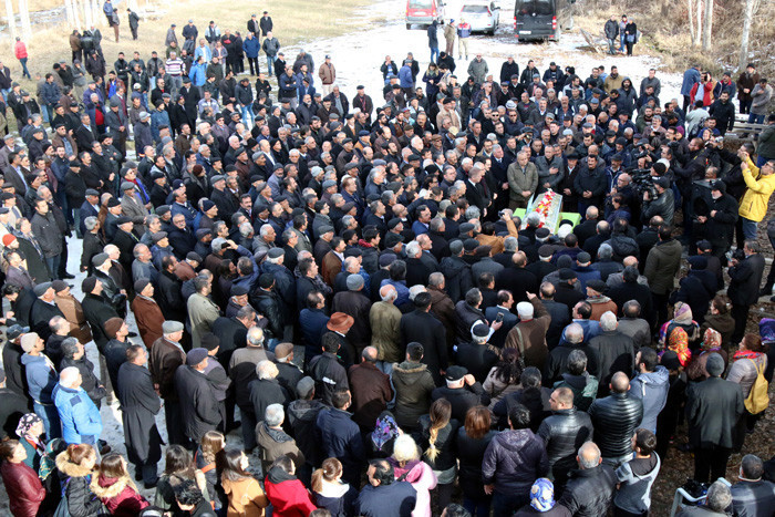  Halk ozanı Ali Kızıltuğ son yolculuğuna uğurlandı - Resim: 2