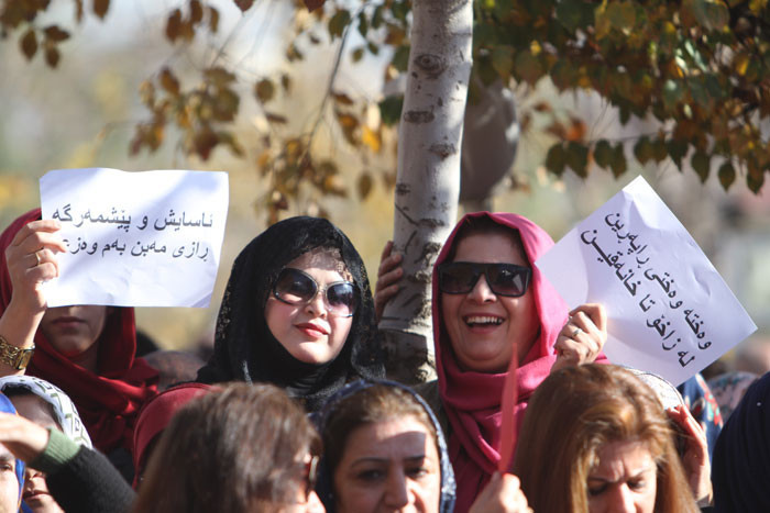 Barzani'ye karşı ayaklandılar! Maaşlarımızı ver 26 yıllık yolsuzluğa son... - Resim: 4