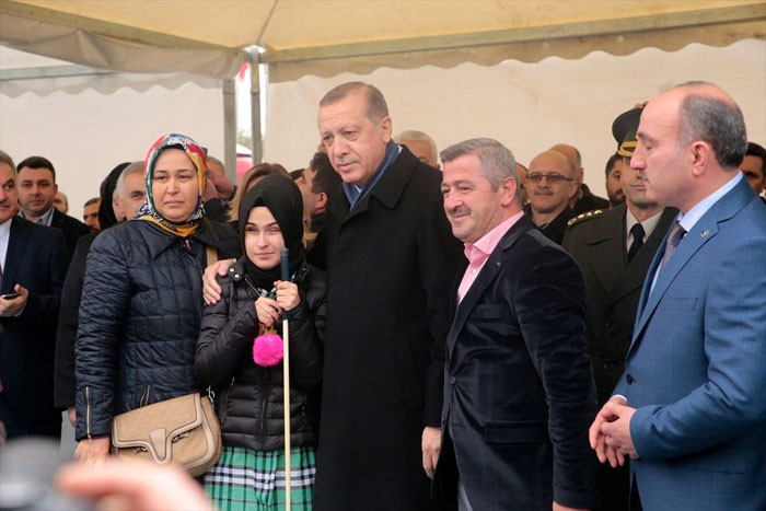 Sakarya'da Erdoğan engelli bir kıza... - Resim: 4