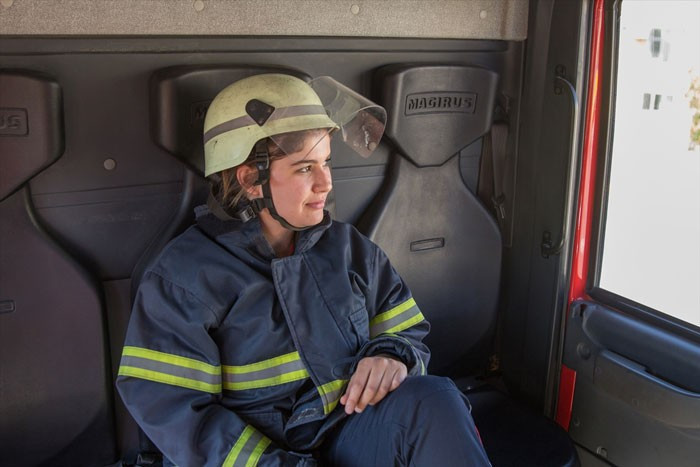O ilk ve tek! Kadın itfaiye eri herkesi hayran bırakıyor - Resim: 2