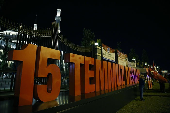 15 Temmuz'da Türkiye sokaklarda nöbette! - Resim: 4