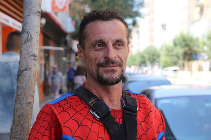 'Örümcek Adam'dan 15 Temmuz pankartı! - Resim: 4