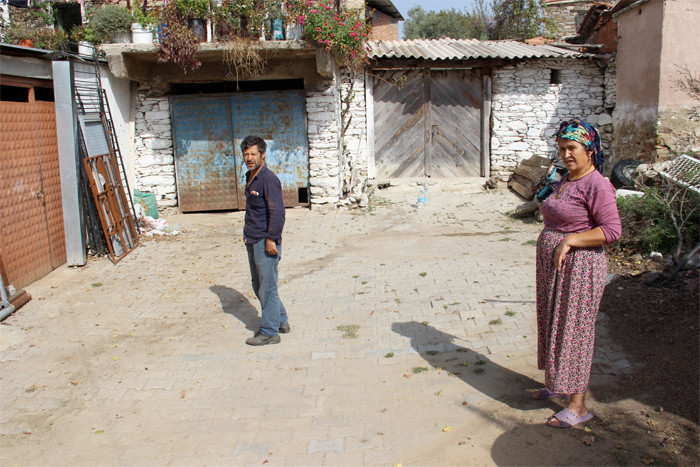 'Oturdukları yerde 40 ton altın var' denmişti ev sahibi konuştu - Resim: 4