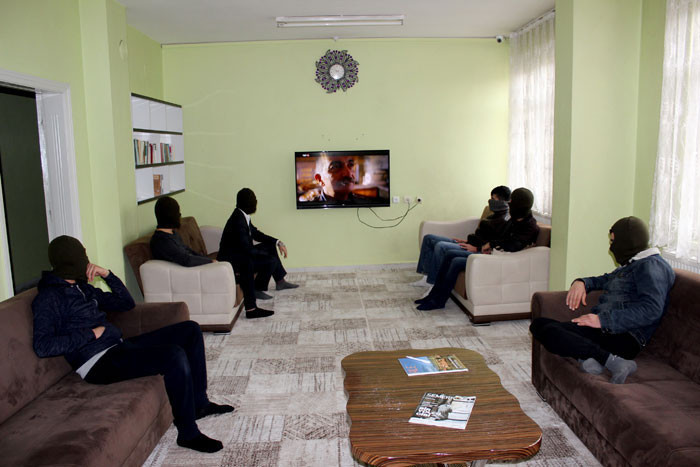 En çok merak edilen o merkez görüntülendi yürek burkan ibretlik hayatlar - Resim: 1