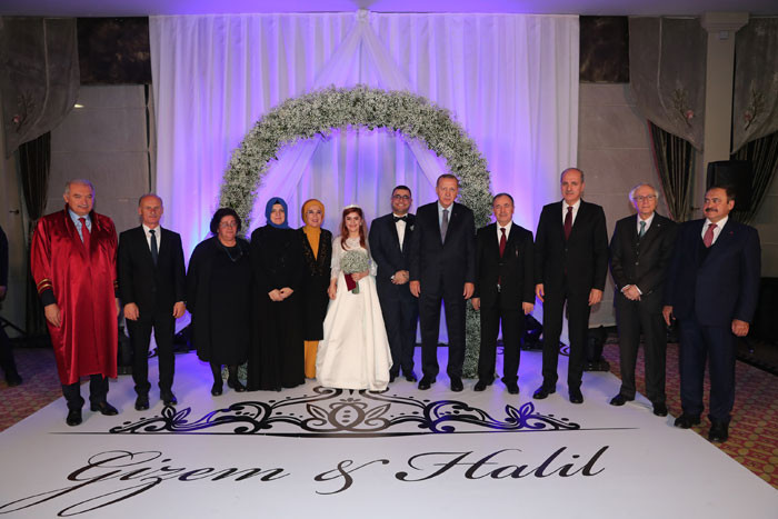 Cumhurbaşkanı Erdoğan bir gecede iki nikahta şahitlik yaptı - Resim: 2