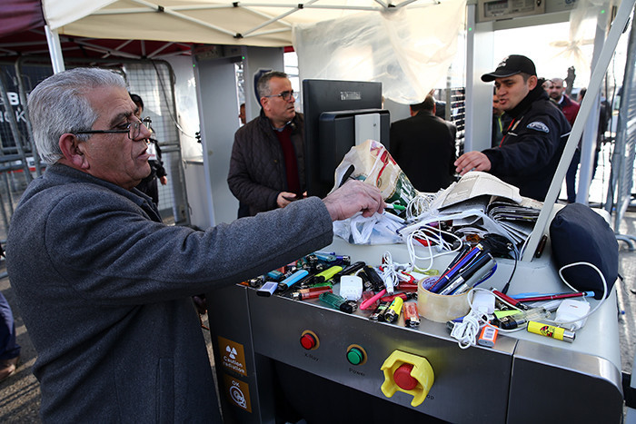 HDP kongresinde dikkat çeken görüntü! - Resim: 3
