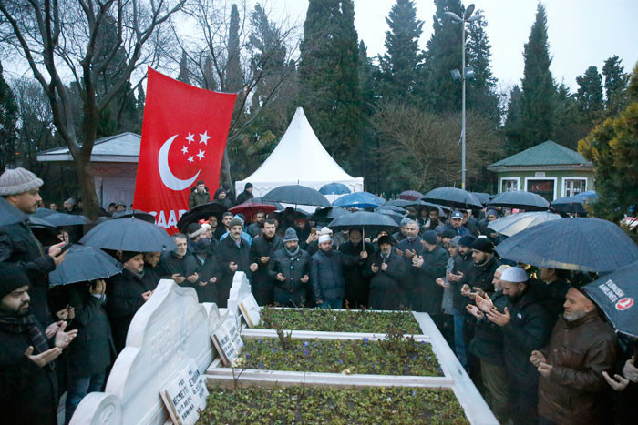Erbakan Hoca mezarı başında anıldı! - Resim: 1