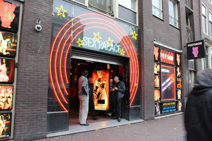 O genelevi gezmek isteyen önce vergisini ödeyecek! - Resim: 4