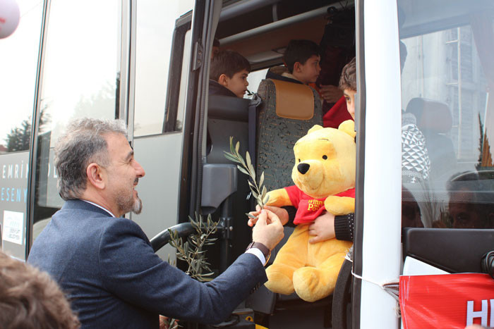 İlginç tören! Suriyeliler Esenyurt'tan mehterle uğurlandı... - Resim: 3