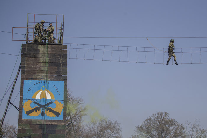 Komando eğitiminde bir gün nasıl geçiyor? Çarpıcı fotoğraflar... - Resim: 3