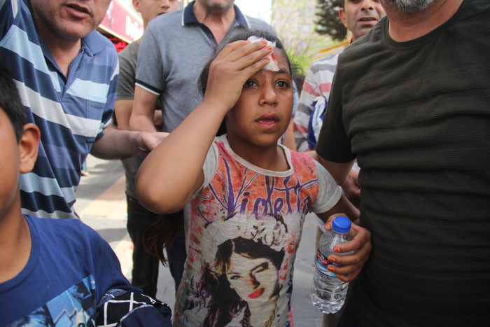 Kocasıyla tartıştı, çocuklarının önünde kendini bıçakladı - Resim: 3