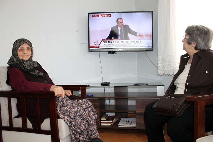 Muharrem İnce'nin annesi oğlunu böyle izledi! İlk sözleri... - Resim: 1