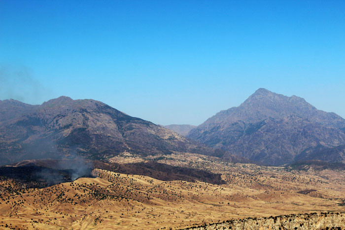 Kandil'den dumanlar yükseliyor! Yaka yaka kaçıyorlar... - Resim: 1