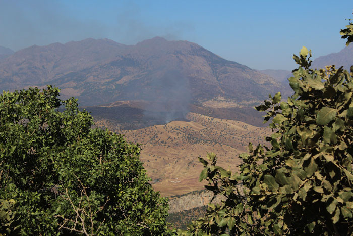 Kandil'den dumanlar yükseliyor! Yaka yaka kaçıyorlar... - Resim: 3