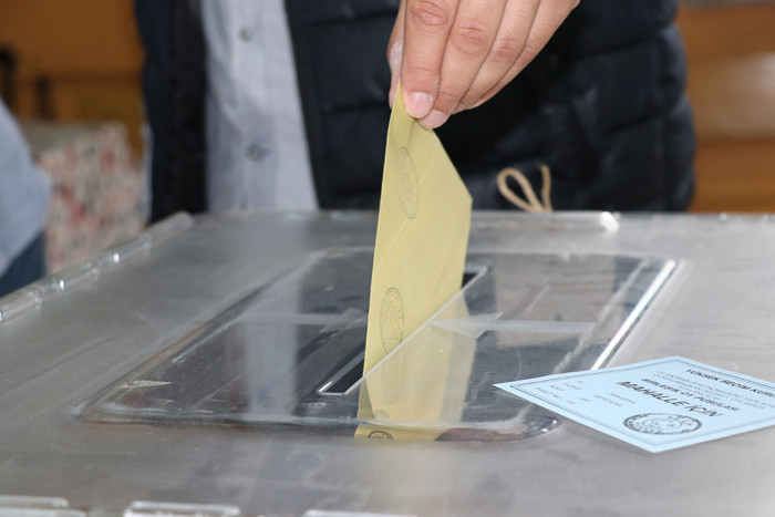 Son seçim anket sonuçları AK Parti masasında - Resim: 1