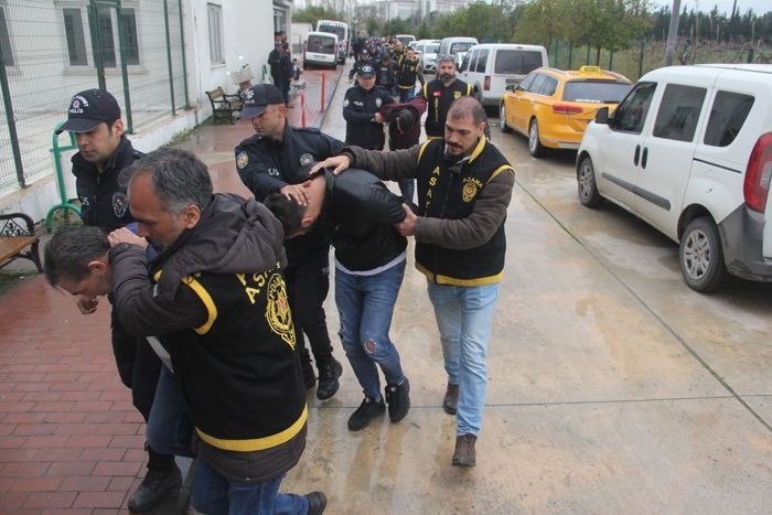 Böylesi görülmedi polis, komiser, doktor, başhekim, cezaevi müdürü - Resim: 3