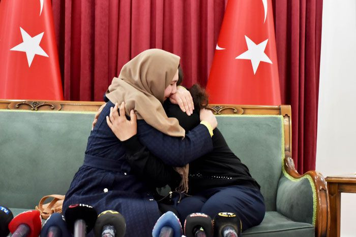 Diyarbakır'da bir aile daha evladına kavuştu anne gözyaşlarına boğuldu - Resim: 4