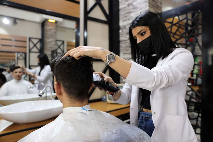 Gaziantep'te Fatmagül kadın kuaförlüğünü bırakıp erkek berberi oldu - Resim: 2