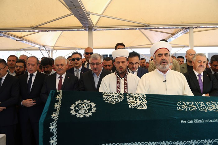 THY Müdürü Ekşi'nin acı günü Başbakan ve bakanlar yalnız bırakmadı - Resim: 6