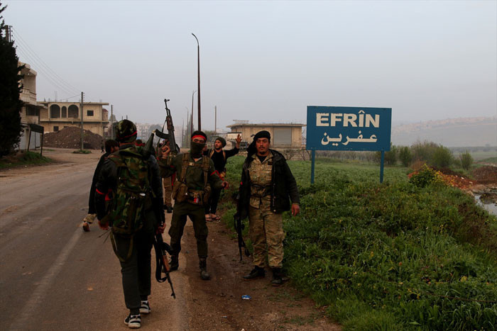 TSK duyurdu! Afrin'e Türk bayrağı dikildi Afrin'de son durum - Resim: 1