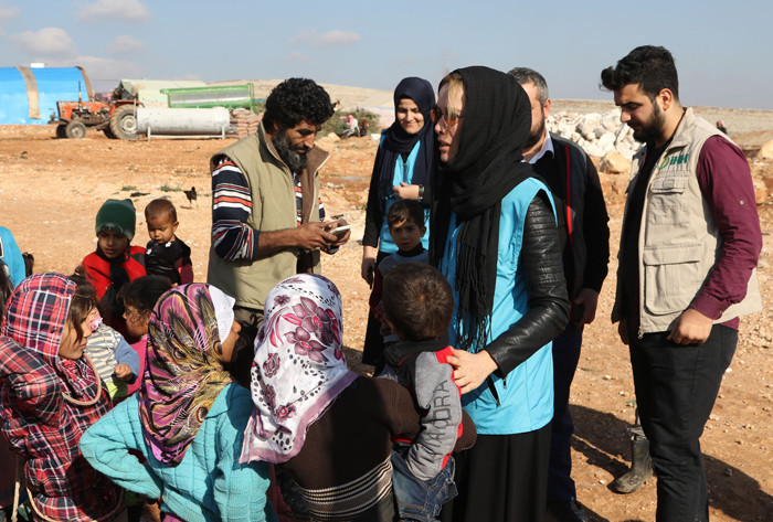 Gamze Özçelik iyilikte sınır tanımıyor "Buraya gelmekten korkmayın" - Resim: 3