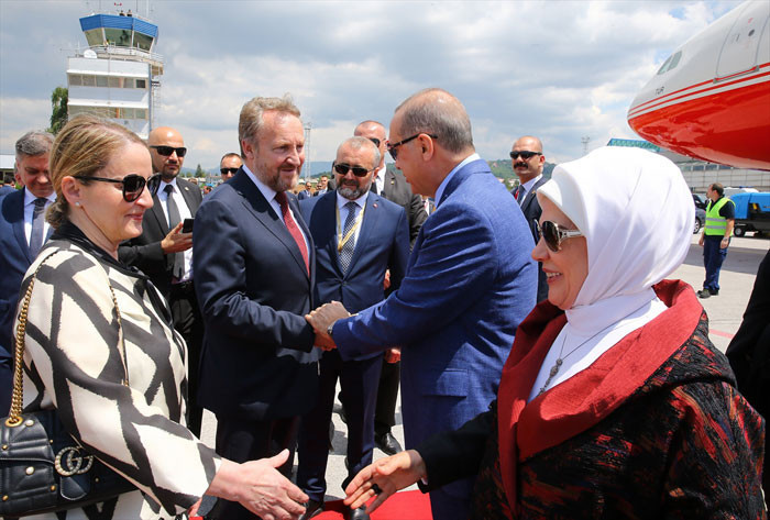 Cumhurbaşkanı Erdoğan Bosna'da! Bir ülke ayakta... - Resim: 1