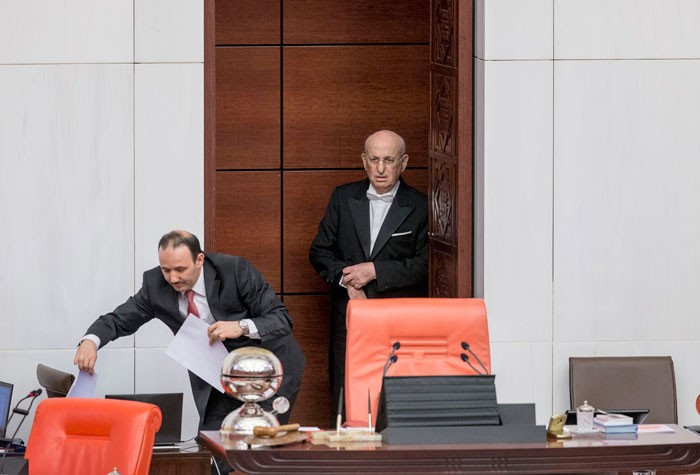 İsmail Kahraman 2 ay aradan sonra Meclis'e böyle geldi - Resim: 1