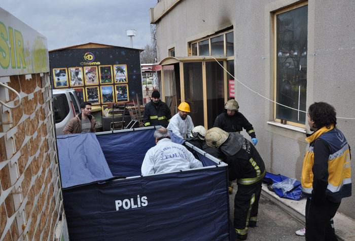 Lunapark'ta yangın dehşeti bir kişi öldü... - Resim: 4