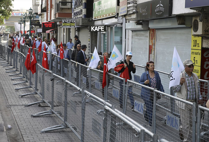 Bahçeli'nin 'FETÖ' çıkışı sonrası imza vermeye başladılar - Resim: 3
