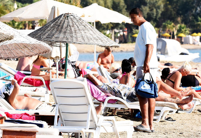 Bodrum plajlarında turistlere 'masaj' tacizi! Bıktırdılar! - Resim: 4