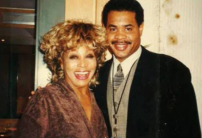 Tina Turner intihar eden oğlunun küllerini denize attı - Resim: 1