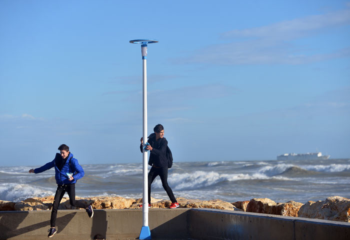 Mersin'i fırtına vurdu direğe sarıldı ama kurtulamadı - Resim: 1