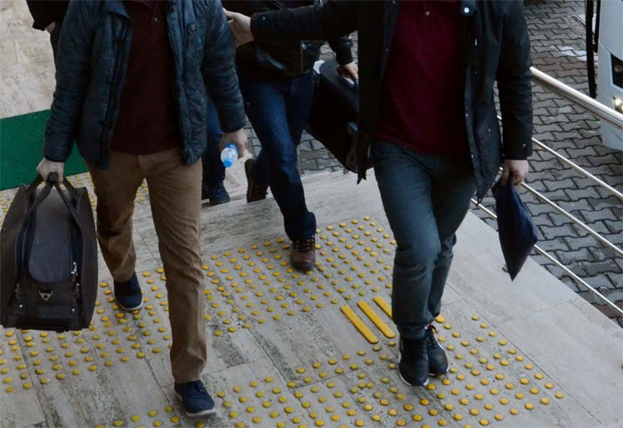 KHK ihraç gözaltıları başladı hakim, savcı, profesör ve...  - Resim: 1