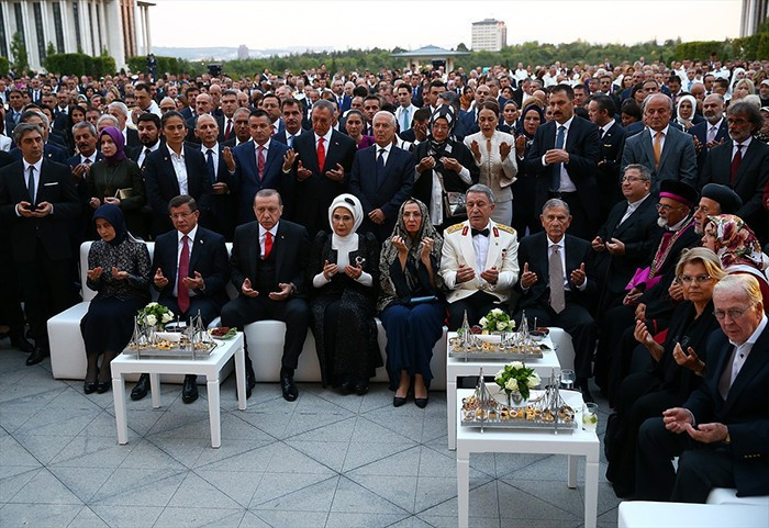 Hulusi Akar'ın eşinden alkışlanacak hareket! - Resim: 2