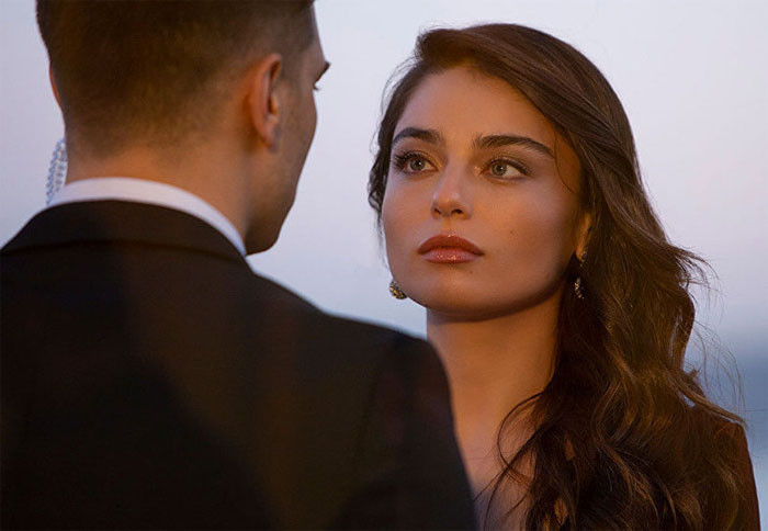 Sevişme sahneleri olay olmuştu Hakan: Muhafız'ın Leyla'sı dünya rekoru kırdı - Resim: 1