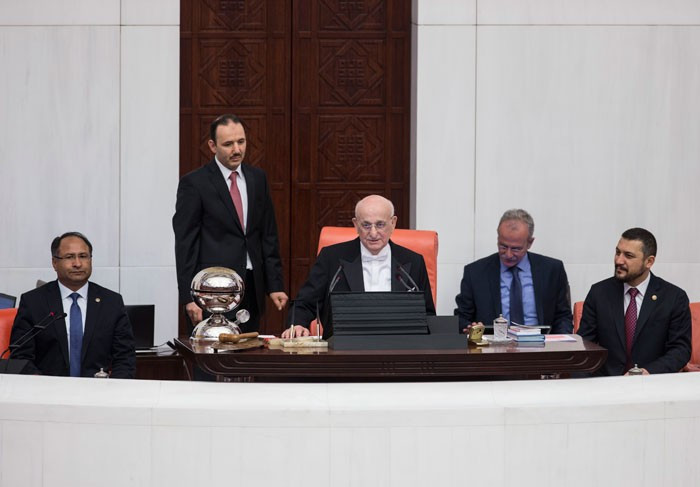 İsmail Kahraman 2 ay aradan sonra Meclis'e böyle geldi - Resim: 4