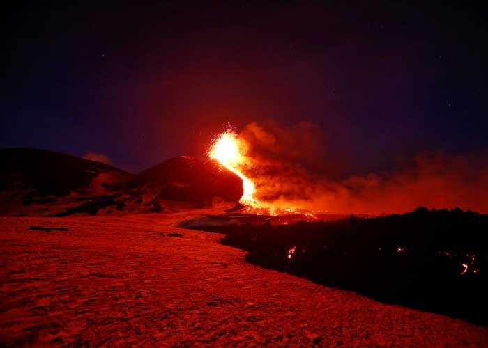 Yanardağ patladı çok sayıda yaralı var - Resim: 3