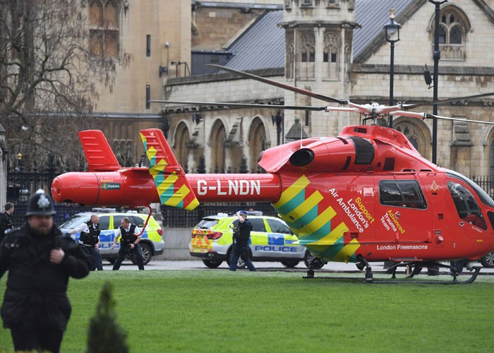 İngiliz Parlamentosundaki saldırıdan ilk görüntüler - Resim: 3