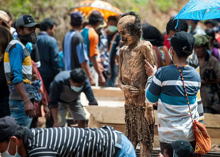 Annesini mezardan çıkardı önce saçlarını taradı sonra da... Yok artık! - Resim: 4