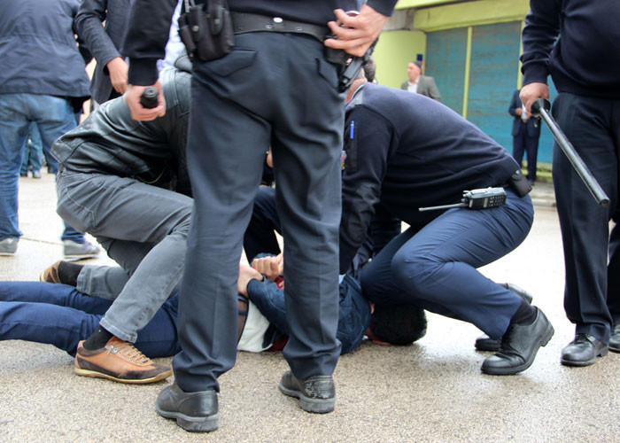 Görülmemiş kavga! 4 kişi baston darbesiyle yaralandı - Resim: 4