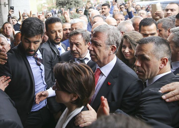 Mansur Yavaş'ın kızları Çağlayan Yavaş ve Armağan Yavaş'a bakın! - Resim: 3