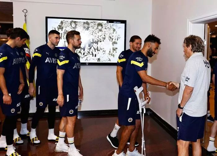 Fenerbahçe'de Jorge Jesus'un biletini kestiği 9 futbolcu belli sürpriz isimler listede - Resim: 1