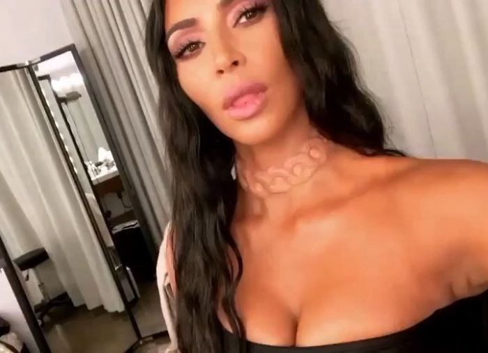 Kardashian paylaştı yorumlar yağdı: Umarız moda olmaz! - Resim: 1