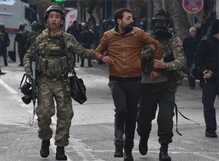 Adıyaman'dan günün karesi! Askere dikkat bakın ne yapıyor? - Resim: 3